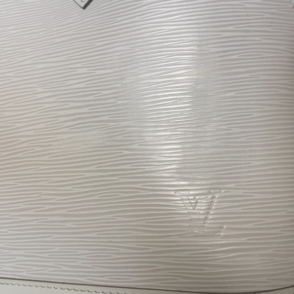 *SOLD**Retail 2570* Louis Vuitton Epi Alma - Picture 9 of 12